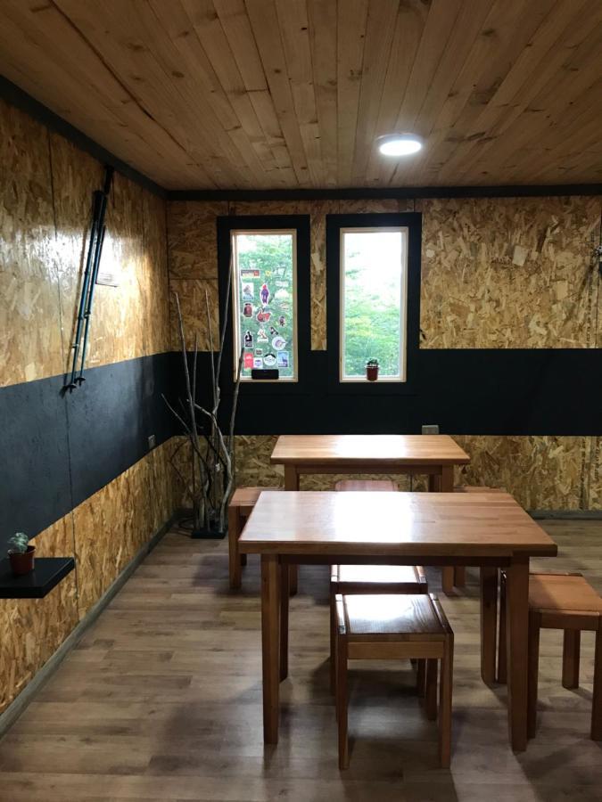 Hostel Basecamp Cerro Castilloビージャ・セロ・カスティージョ エクステリア 写真